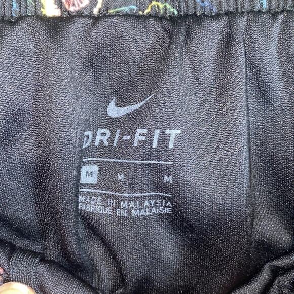 Nike dri fit black floral running shorts - Picture 3 of 5
